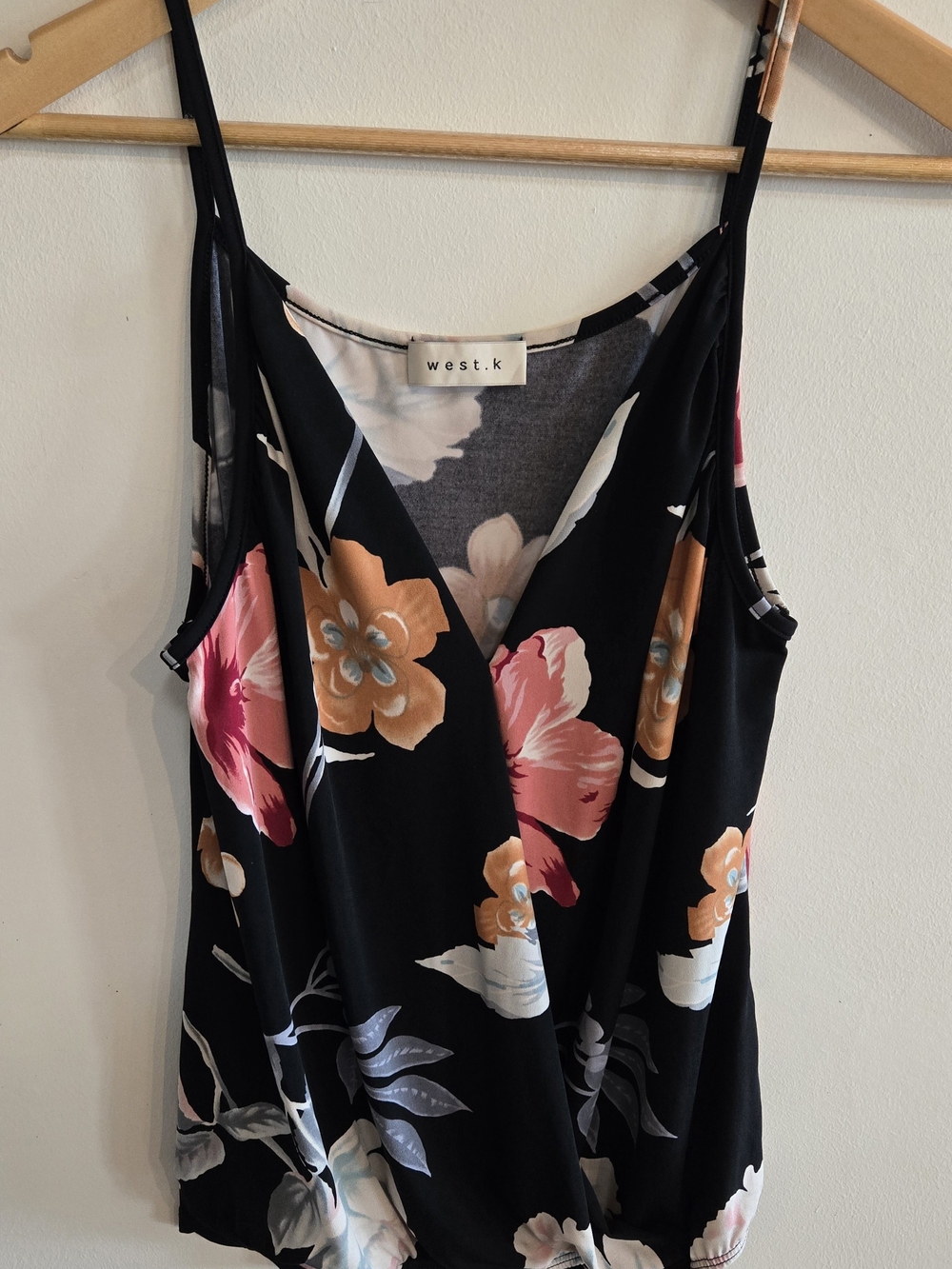 Black Floral V-Neck Sleeveless Top